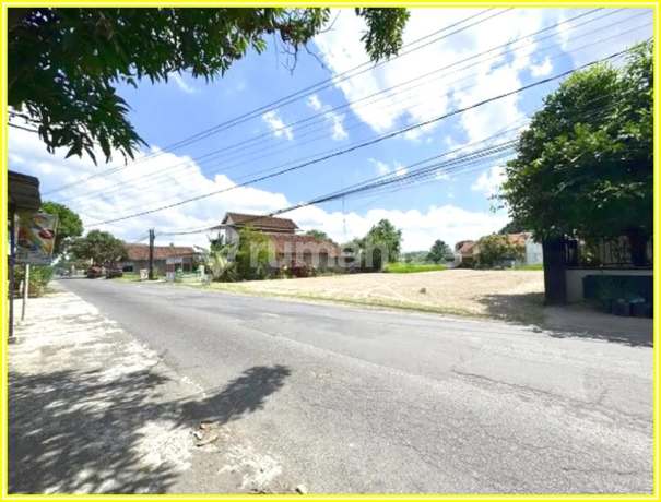 7 Menit Bandara Adisucipto Tanah Mangku Aspal