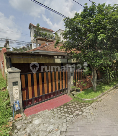DIJUAL RUMAH KLASIK DI JALAN TELUK-TELUK DEKAT ARAYA