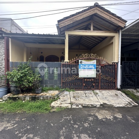 Ready-to-Occupy House in Griya Jakarta Pamulang Housing Complex Ready-to-Occupy House in Griya Jakarta Pamulang Housing Complex