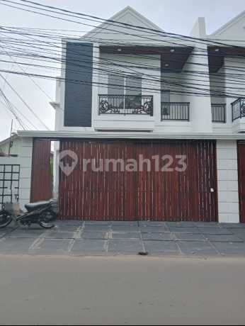 Brand New House in Kosambi Baru 3 Bedrooms, Land Area 90m², Building Area 210m², 2.5 Floors, Freehold Certificate Brand New House in Kosambi Baru 3 Bedrooms, Land Area 90m², Building Area 210m², 2.5 Floors, Freehold Certificate