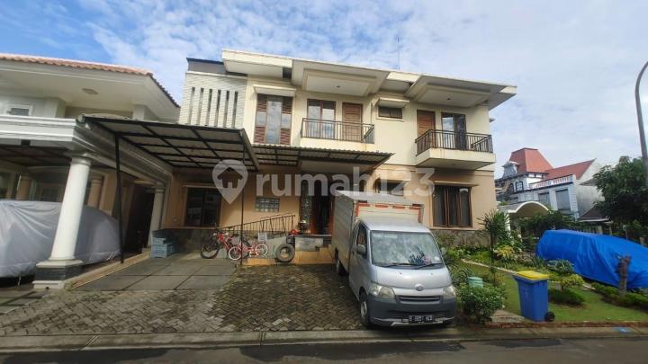 Rumah 2 Lantai Hoek di Versailles Residence BSD, Tangerang Selatan