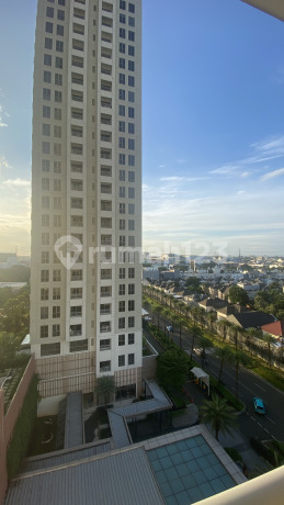 Apartemen Midtown Signature 2 BR View Pool & Mall Summarecon