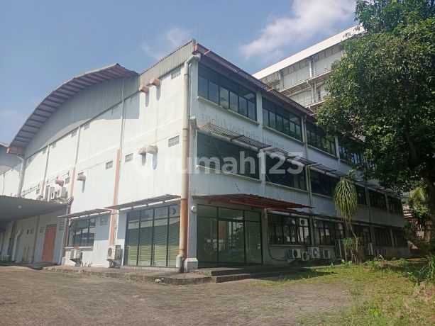 Warehouse Techno Park 3 Floors Equipped with 2ton Capacity Lift