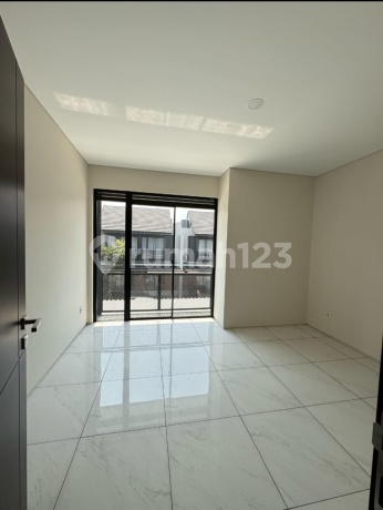 Rumah Baru Serah Terima Dari Develop Full Renov Sudah SHM Special Price