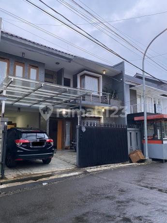Rumah Mewah Tengah Kota Aman Tenang Nyaman Bangunan Lux Siap Masuk