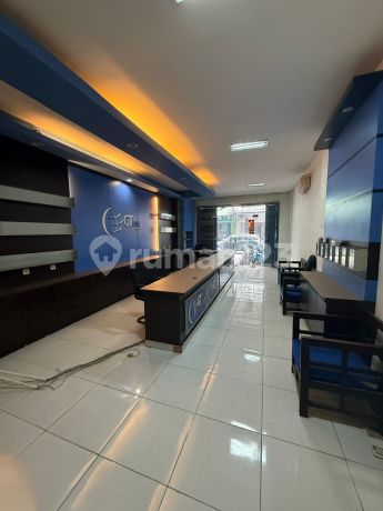 Dijual Ruko Panji Makmur Semi Furnished 3 1/2 Lantai Terawat! Dijual Ruko Panji Makmur Semi Furnished 3 1/2 Lantai Terawat!