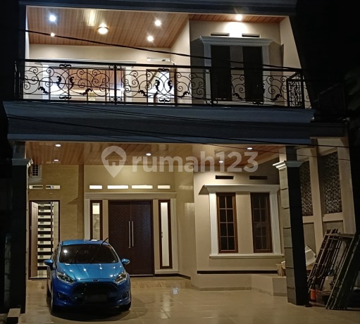 2-Story House Villa Bogor Indah 2