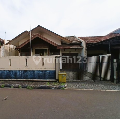 RUMAH 1½ LANTAI DI PESONA DEPOK ESTATE – LINGKUNGAN ASRI & TENANG!