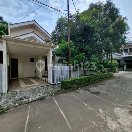 Rumah Siap Huni, di Hook Jalan di Bintaro Jaya Sektor 2 Rumah Siap Huni, di Hook Jalan di Bintaro Jaya Sektor 2