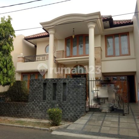Rumah Siap Huni dengan Halaman Luas di Bintaro Sektor 9 Rumah Siap Huni dengan Halaman Luas di Bintaro Sektor 9