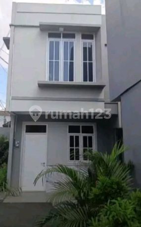 Beautiful and Affordable 2-Story House in Cempaka Putih Timur, Central Jakarta