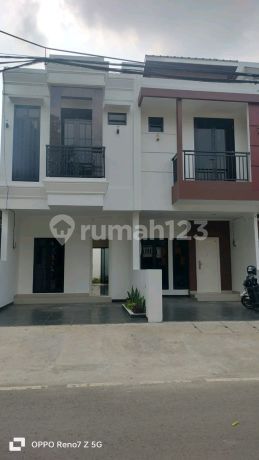 Rumah Baru Bagus Dan Murah 2 Lantai Di Jln Ekonomi Jakarta Pusat
