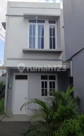 Beautiful House Attractive Price 2 Floors in Mangga 2 South Jakpus
