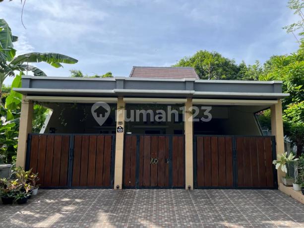 Quick Sale: Spacious 196 sqm House in Front of Park, Strategic Area Near Toll Road Quick Sale: Spacious 196 sqm House in Front of Park, Strategic Area Near Toll Road