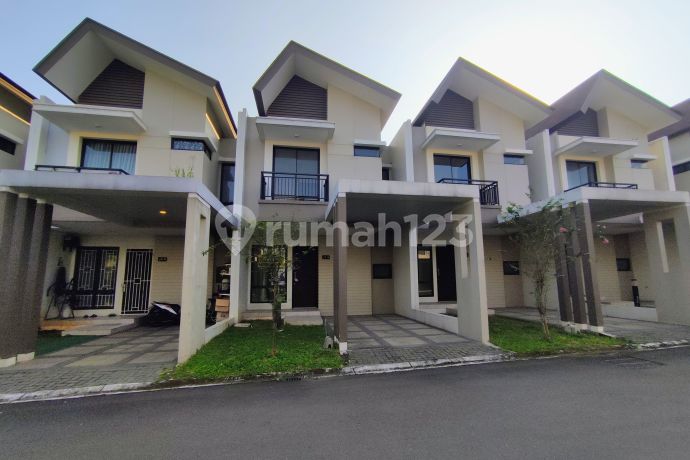 2-STORY HOUSE FOR SALE CHEAP IN IROKO CLUSTER PODOMORO GOLF, SERENE ATMOSPHERE
