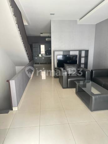 Rumah Full Furnished Maple Town House, Dekat Gateway Apartement