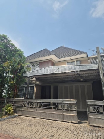 For Sale: 2-Story Furnished House, Good and Cheap, Ready to Occupy in North Emerald Mansion, Citraland, West Surabaya.