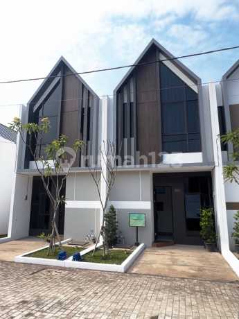 2-Story House Promo No Down Payment Strategic Location Karawaci 2-Story House Promo No Down Payment Strategic Location Karawaci