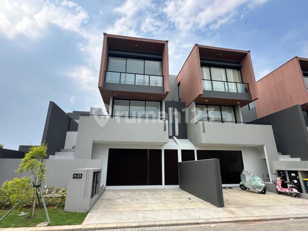 Rumah 3 Lantai Posisi Hook Shila At Sawangan Kawasan Mandiri 