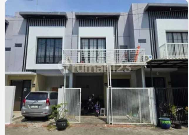 Rumah di Regency One Babatan, Surabaya Timur. Dekat Galaxy Mall. Rumah di Regency One Babatan, Surabaya Timur. Dekat Galaxy Mall.