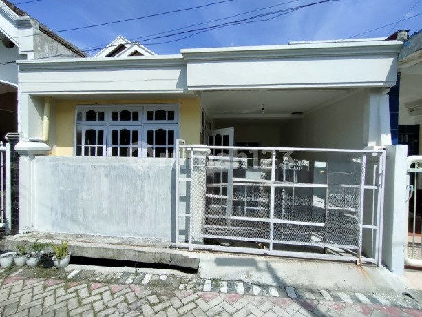 Dijual Rumah Darmo Indah Selatan 1 Lantai 3 Kt
