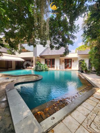 Dijual Rumah Mewah Design Tropical Resort Parkir Banyak dan Tanah Luas Ada Paviliun Lokasi Strategis Dekat Sekolah Internasional dan Dekat MRT dan Dekat Pondok Indah dan Kebayoran Baru Area Cipete Cilandak Jakarta Selatan Dijual Rumah Mewah Design Tropical Resort Parkir Banyak dan Tanah Luas Ada Paviliun Lokasi Strategis Dekat Sekolah Internasional dan Dekat MRT dan Dekat Pondok Indah dan Kebayoran Baru Area Cipete Cilandak Jakarta Selatan