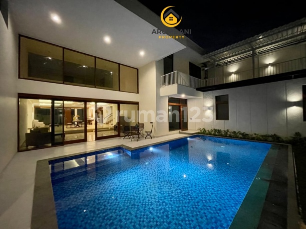 Dijual Rumah Mewah Cantik Furnish Lokasi Strategis Dekat Senayan Dan Kuliner Dan Sekolah Internasional Dan Kebayoran Baru Area Permata Hijau Jakarta Selatan