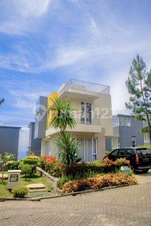 Dijual Rumah Semi Villa Ekslusif Pemandangan Pegunungan Sejuk