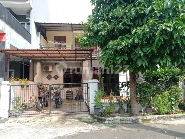 Rumah Semi Furnished Renovasi di Victoria Park Karawaci, Tangerang