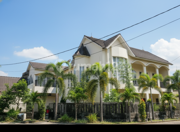 Exclusive Semi Furnished Luxury House Price Reduced Ready to Occupy Sidoarjo Exclusive Semi Furnished Luxury House Price Reduced Ready to Occupy Sidoarjo