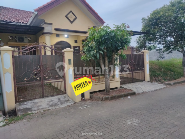 Quick Sale 1-Story House in Bintaro Near Sudimara Station