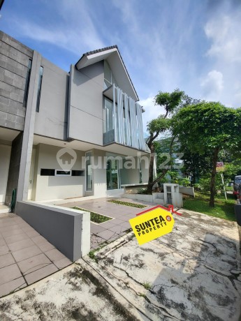 Discovery Eola Rumah Homie Hadap Taman di Cluster Asri