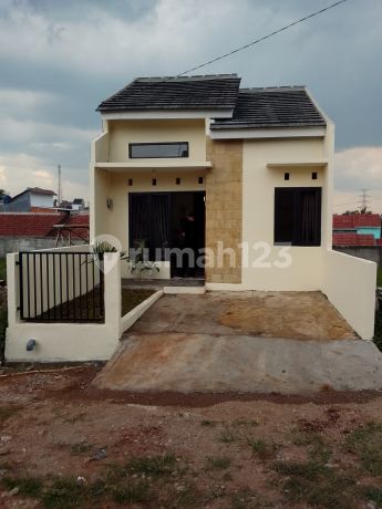 For Sale Green Paradise Citayam House Adjacent to Citayam Station #Wy47