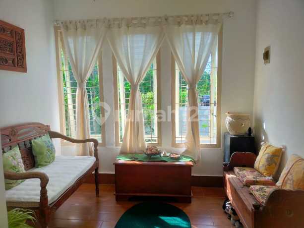 Rumah 2 Lantai Jimbaran Taman Griya SHM IMB Lengkap Strategis