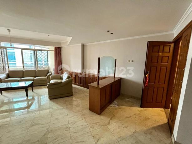 Dijual Apartemen Slipi 3+1 BR Jakarta Barat