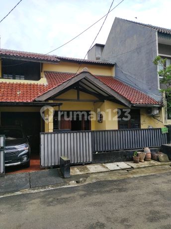 Dijual Rumah 2 Lantai Komplek Larangan Indah, Ciledug, Tangerang