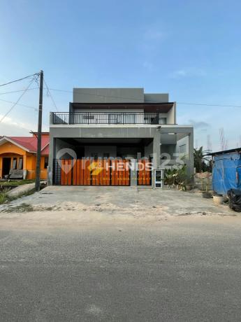 For Quick Sale: Bida Asri 2 House, Move-In Ready, Located in Batam City Center, 2.5-Storey House.