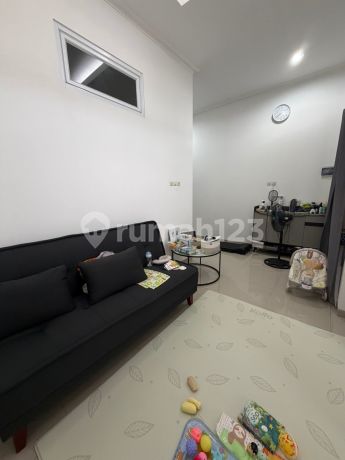 Dijual Rumah Rapi, Semi Furnished, Siap Huni di Komp Imperial Gading. Bebas Banjir. Dijual Rumah Rapi, Semi Furnished, Siap Huni di Komp Imperial Gading. Bebas Banjir.