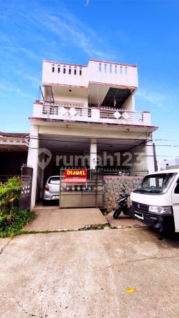 Jual Rumah 3 Lantai di Perumahan Villa Grand Tomang 1 Zona Riviera Tangerang Bebas Banjir