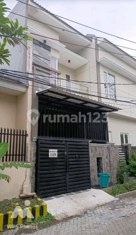 Strategic House on Taman Sutorejo Timur Street, Mulyorejo, Surabaya