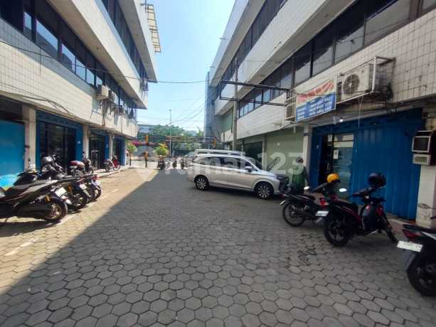 Cheap 4-Story Shophouse Suitable for Business or Office in Bratang Binangun Surabaya Near Ngagel