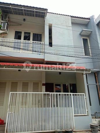 Dijual Rumah 2 Lantai bisa Nego di Perumahan Gkb Gresik Dekat Icon Mall dan Pintu Tol