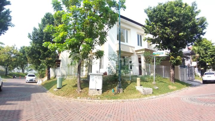 Rumah 2 Lantai Perumahan Ter-Elite Surabaya Barat di Graha Famili Rumah 2 Lantai Perumahan Ter-Elite Surabaya Barat di Graha Famili