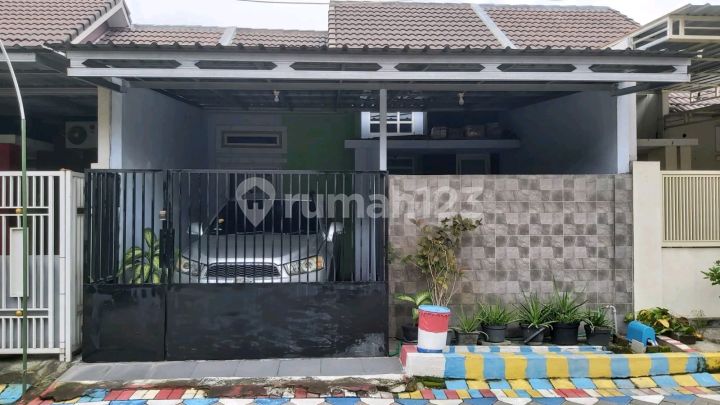 Harga Dibawah Pasaran Rumah Strategis di Graha Kota Sidoarjo Harga Dibawah Pasaran Rumah Strategis di Graha Kota Sidoarjo