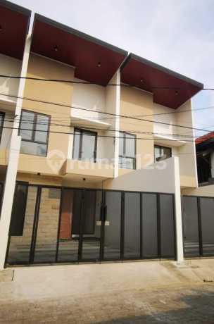 Dijual Rumah Baru 2 Lantai Di Semampir Sukolilo Surabaya Timur Rumah Bagus SHM di Semampir Residence By, Jl. Semampir Tengah No. 38, Medokan Semampir, Sukolilo, Kota Surabaya, Jawa Timur, Indonesia, 60119, Sukolilo