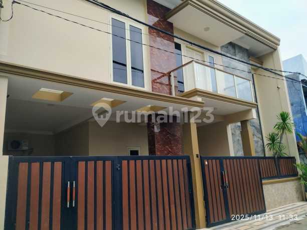 Rumah 2 lantai Mewah dan Eksklusif di Manukan Rumah 2 lantai Mewah dan Eksklusif di Manukan