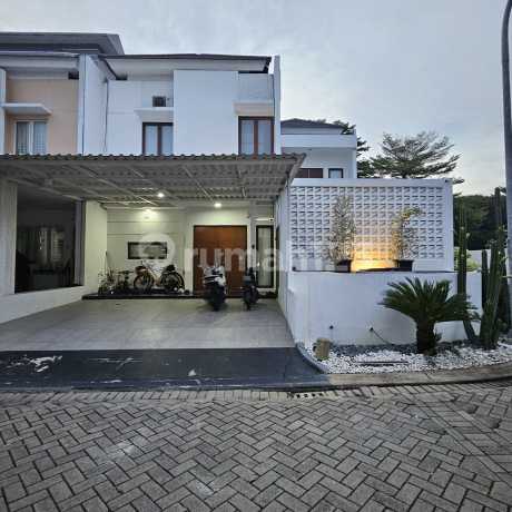 Rumah Mewah Ada Pool Di Cluster Victoria, Metland Menteng, Jaktim