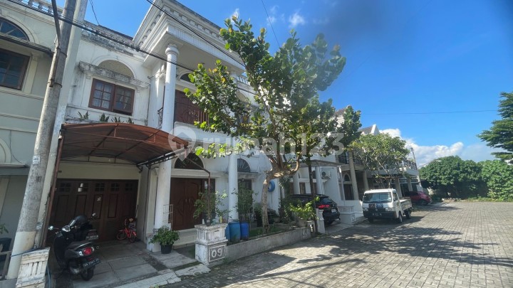 Rumah 2 Lantai Dalam Perum Casa Del Espana Mlati Sleman
