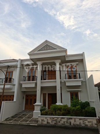 Rumah Mewah Full Marmer Modern Classic Dalam Komplek Elit Di Kelender Rumah Bagus SHM di Klender