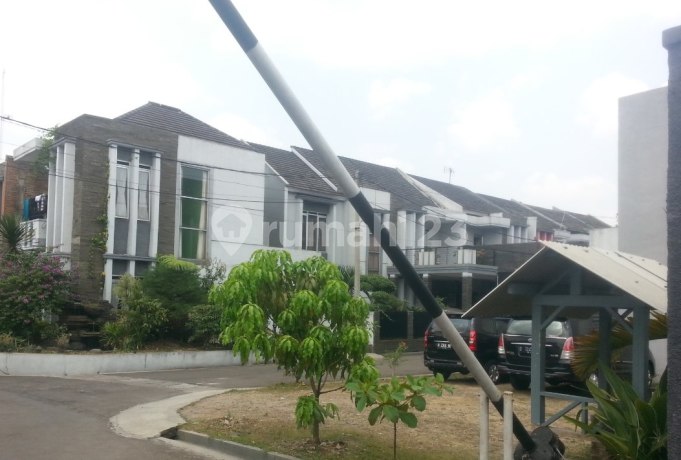 RUmah Antapani Lelang Pusat Kota 2 Lantai Kota Bandung